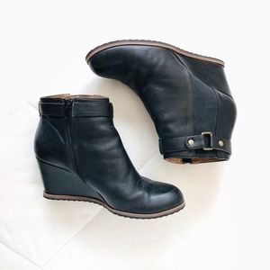 Susina Black Leather ‘Keely’ Wedge Bootie
